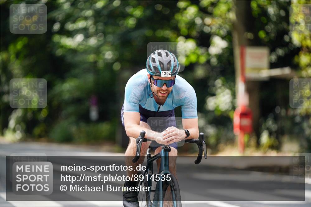 14.09.2025 - Stadtparktriathlon Michael Burmester http://msf.ph/oto/8914535 14.09.2025 12:36:20 Radfahren 1299, 1339, 1351, 1352 meine-sportfotos.de