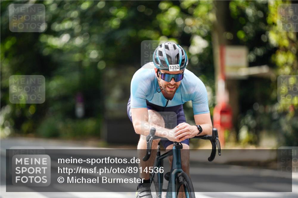 14.09.2025 - Stadtparktriathlon Michael Burmester http://msf.ph/oto/8914536 14.09.2025 12:36:20 Radfahren 1299, 1339, 1351, 1352 meine-sportfotos.de