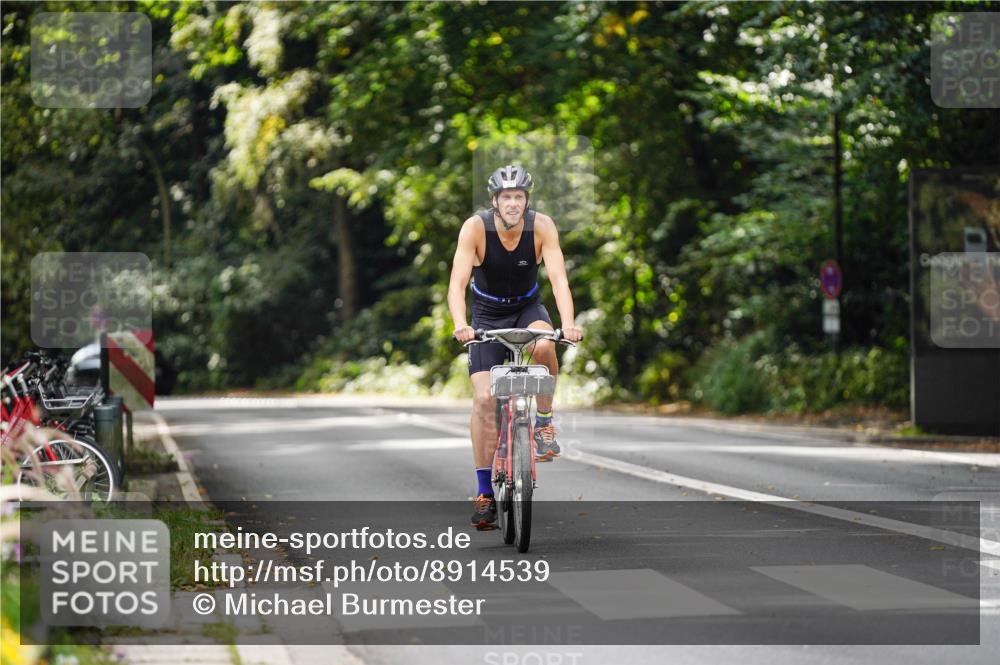 14.09.2025 - Stadtparktriathlon Michael Burmester http://msf.ph/oto/8914539 14.09.2025 12:36:26 Radfahren 1339, 1351, 1352 meine-sportfotos.de