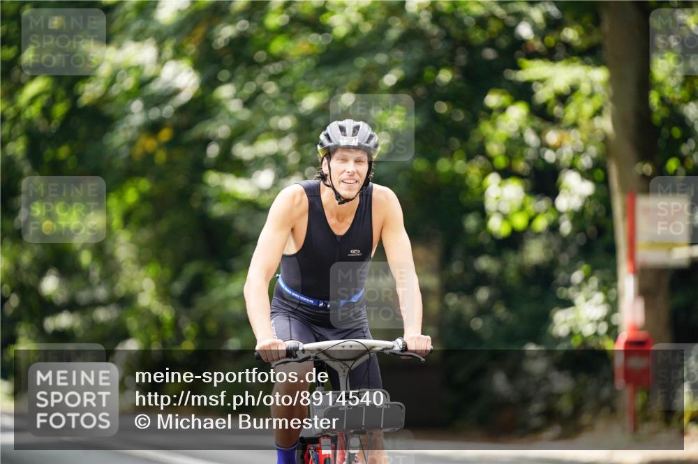 14.09.2025 - Stadtparktriathlon Michael Burmester http://msf.ph/oto/8914540 14.09.2025 12:36:27 Radfahren 1339, 1351 meine-sportfotos.de