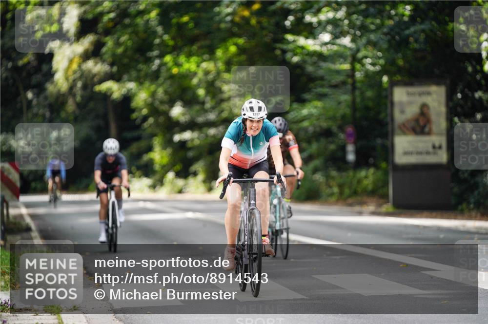 14.09.2025 - Stadtparktriathlon Michael Burmester http://msf.ph/oto/8914543 14.09.2025 12:36:38 Radfahren 1151, 1257, 1264, 1377 meine-sportfotos.de