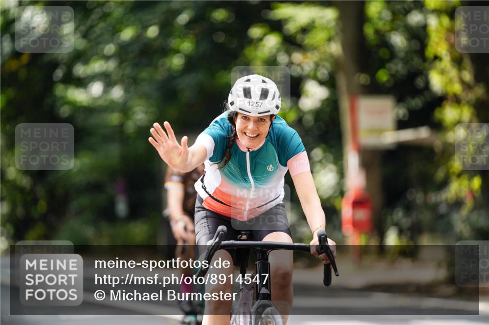 14.09.2025 - Stadtparktriathlon Michael Burmester http://msf.ph/oto/8914547 14.09.2025 12:36:40 Radfahren 1151, 1257, 1264, 1377 meine-sportfotos.de