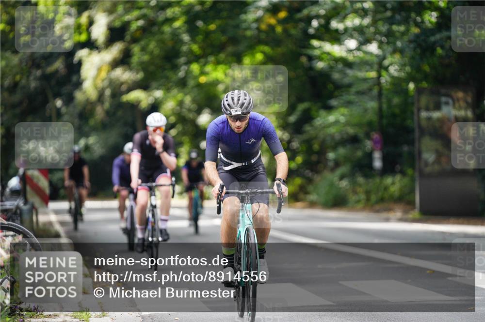 14.09.2025 - Stadtparktriathlon Michael Burmester http://msf.ph/oto/8914556 14.09.2025 12:36:49 Radfahren 1151, 1298, 1311, 1315, 1361, 1365, 1380, 1405 meine-sportfotos.de