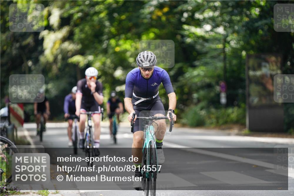 14.09.2025 - Stadtparktriathlon Michael Burmester http://msf.ph/oto/8914557 14.09.2025 12:36:49 Radfahren 1151, 1298, 1311, 1315, 1361, 1365, 1380, 1405 meine-sportfotos.de