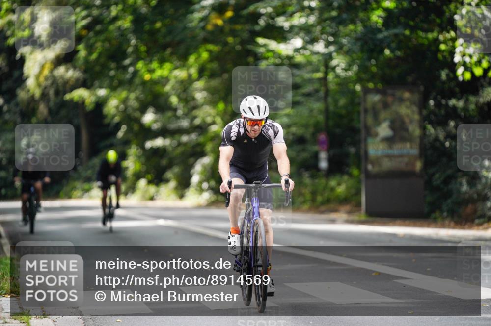 14.09.2025 - Stadtparktriathlon Michael Burmester http://msf.ph/oto/8914569 14.09.2025 12:37:00 Radfahren 1215, 1293, 1315, 1380, 1388 meine-sportfotos.de