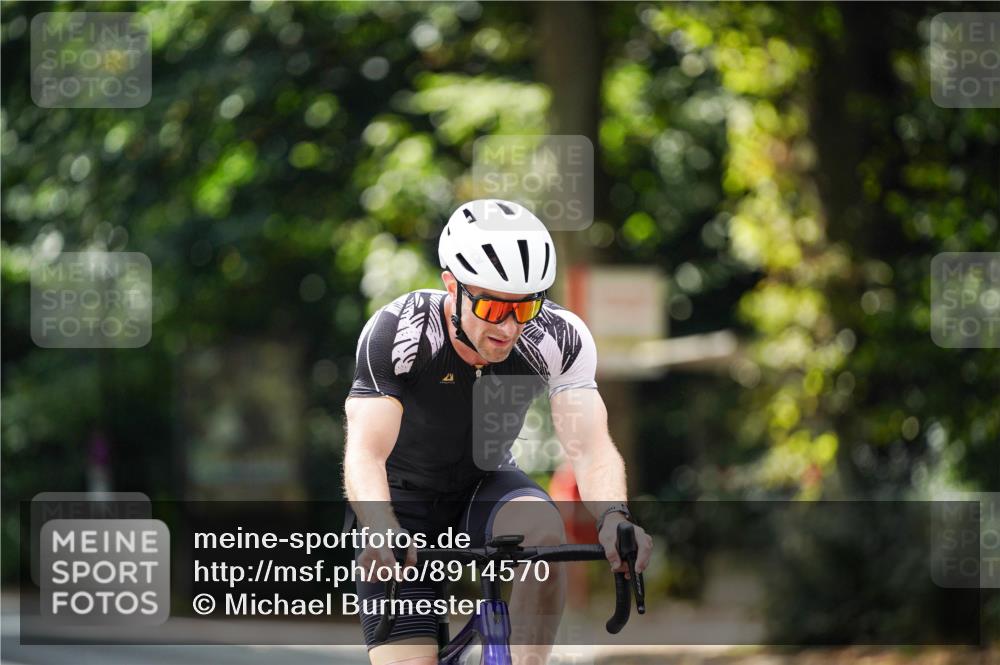 14.09.2025 - Stadtparktriathlon Michael Burmester http://msf.ph/oto/8914570 14.09.2025 12:37:01 Radfahren 1215, 1293, 1315, 1380, 1388 meine-sportfotos.de
