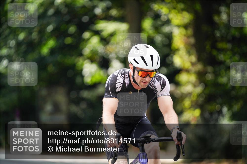 14.09.2025 - Stadtparktriathlon Michael Burmester http://msf.ph/oto/8914571 14.09.2025 12:37:01 Radfahren 1215, 1293, 1315, 1380, 1388 meine-sportfotos.de
