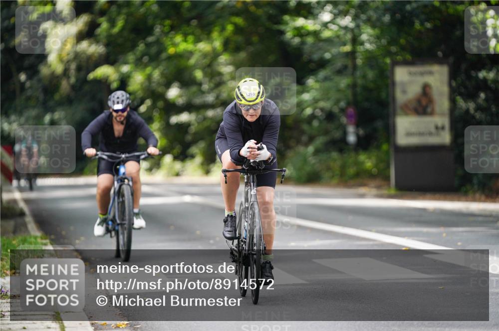 14.09.2025 - Stadtparktriathlon Michael Burmester http://msf.ph/oto/8914572 14.09.2025 12:37:04 Radfahren 1215, 1293, 1388 meine-sportfotos.de