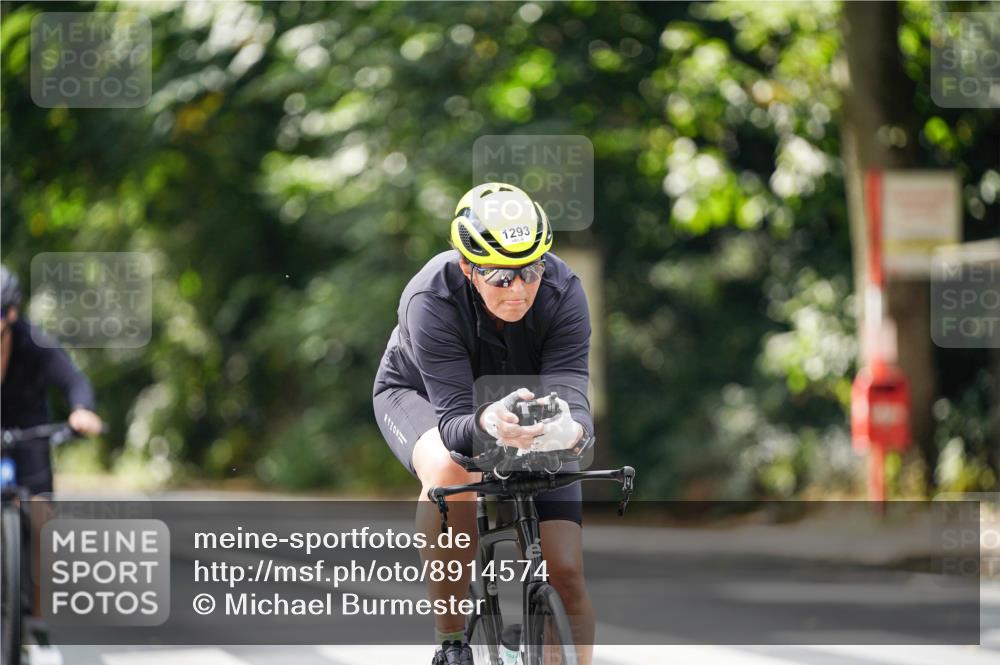 14.09.2025 - Stadtparktriathlon Michael Burmester http://msf.ph/oto/8914574 14.09.2025 12:37:05 Radfahren 1215, 1293, 1388 meine-sportfotos.de