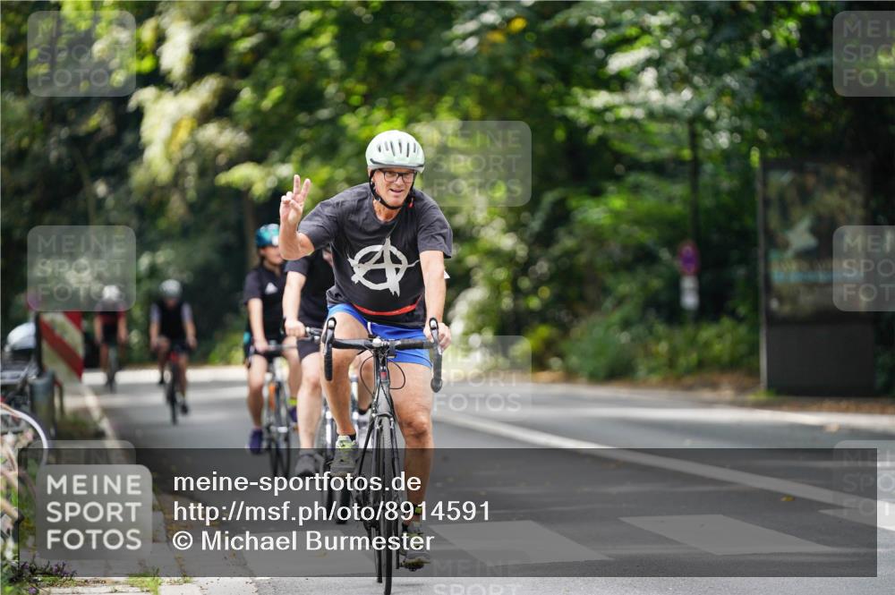 14.09.2025 - Stadtparktriathlon Michael Burmester http://msf.ph/oto/8914591 14.09.2025 12:37:28 Radfahren 1142, 1169, 1256, 1319, 1381, 1404 meine-sportfotos.de
