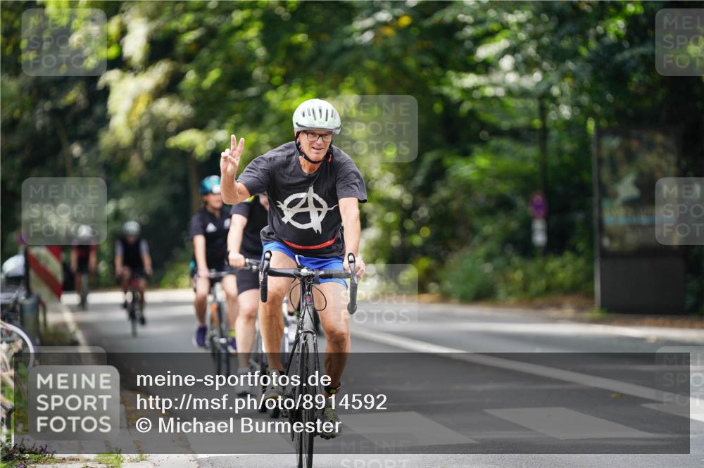 14.09.2025 - Stadtparktriathlon Michael Burmester http://msf.ph/oto/8914592 14.09.2025 12:37:28 Radfahren 1142, 1169, 1256, 1319, 1381, 1404 meine-sportfotos.de