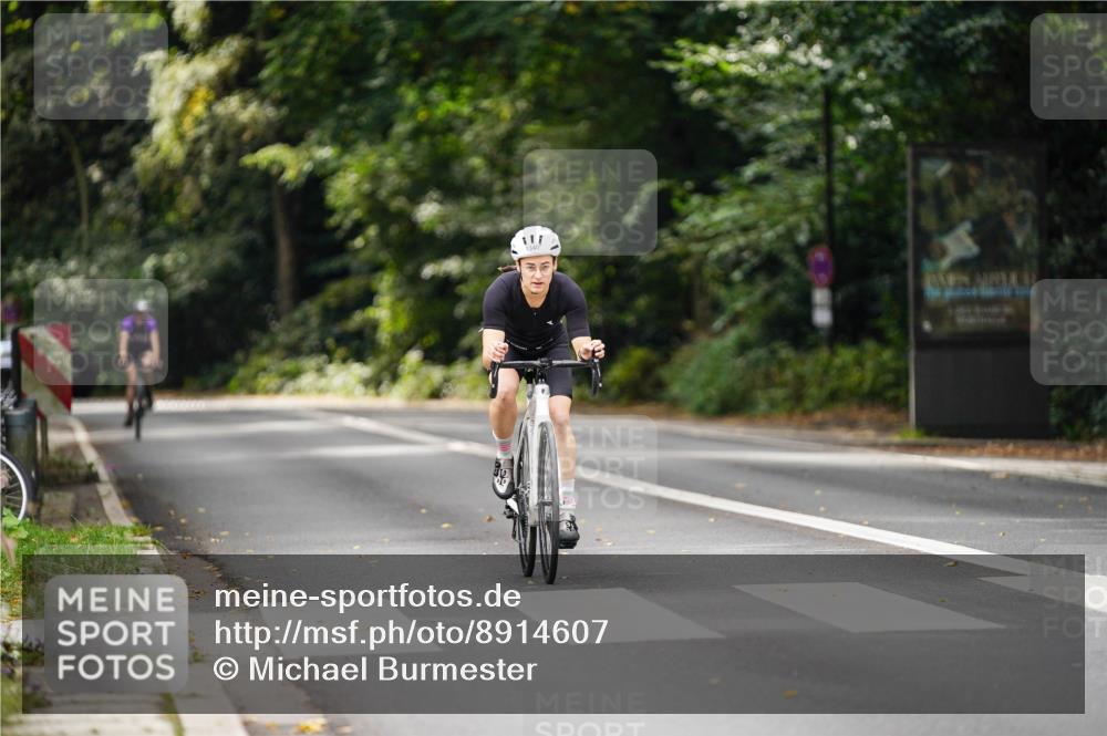 14.09.2025 - Stadtparktriathlon Michael Burmester http://msf.ph/oto/8914607 14.09.2025 12:37:40 Radfahren 1319, 1340, 1420 meine-sportfotos.de