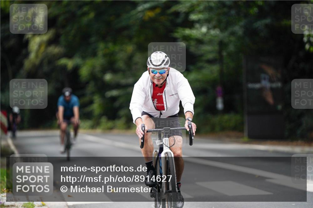 14.09.2025 - Stadtparktriathlon Michael Burmester http://msf.ph/oto/8914627 14.09.2025 12:38:14 Radfahren 1159, 1175, 1258 meine-sportfotos.de