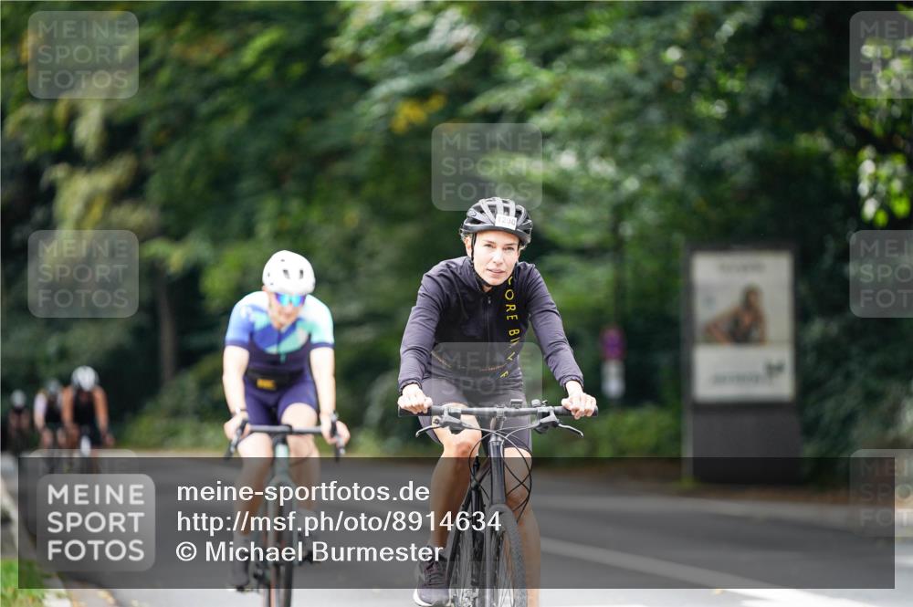 14.09.2025 - Stadtparktriathlon Michael Burmester http://msf.ph/oto/8914634 14.09.2025 12:38:30 Radfahren 1157, 1183, 1204, 1290, 1326 meine-sportfotos.de