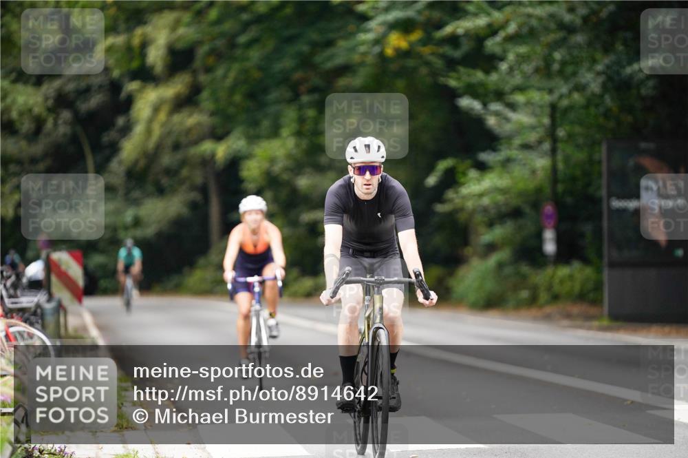 14.09.2025 - Stadtparktriathlon Michael Burmester http://msf.ph/oto/8914642 14.09.2025 12:38:44 Radfahren 1273, 1342, 1345, 1368 meine-sportfotos.de