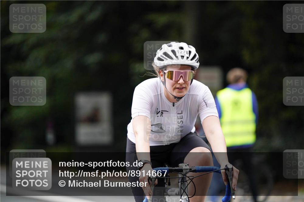 14.09.2025 - Stadtparktriathlon Michael Burmester http://msf.ph/oto/8914667 14.09.2025 12:39:25 Radfahren 1251, 1263, 1278, 1360 meine-sportfotos.de