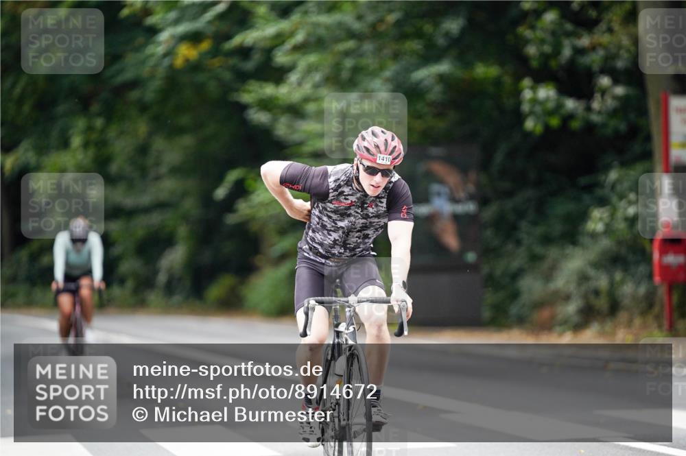 14.09.2025 - Stadtparktriathlon Michael Burmester http://msf.ph/oto/8914672 14.09.2025 12:39:37 Radfahren 1317, 1321, 1410 meine-sportfotos.de