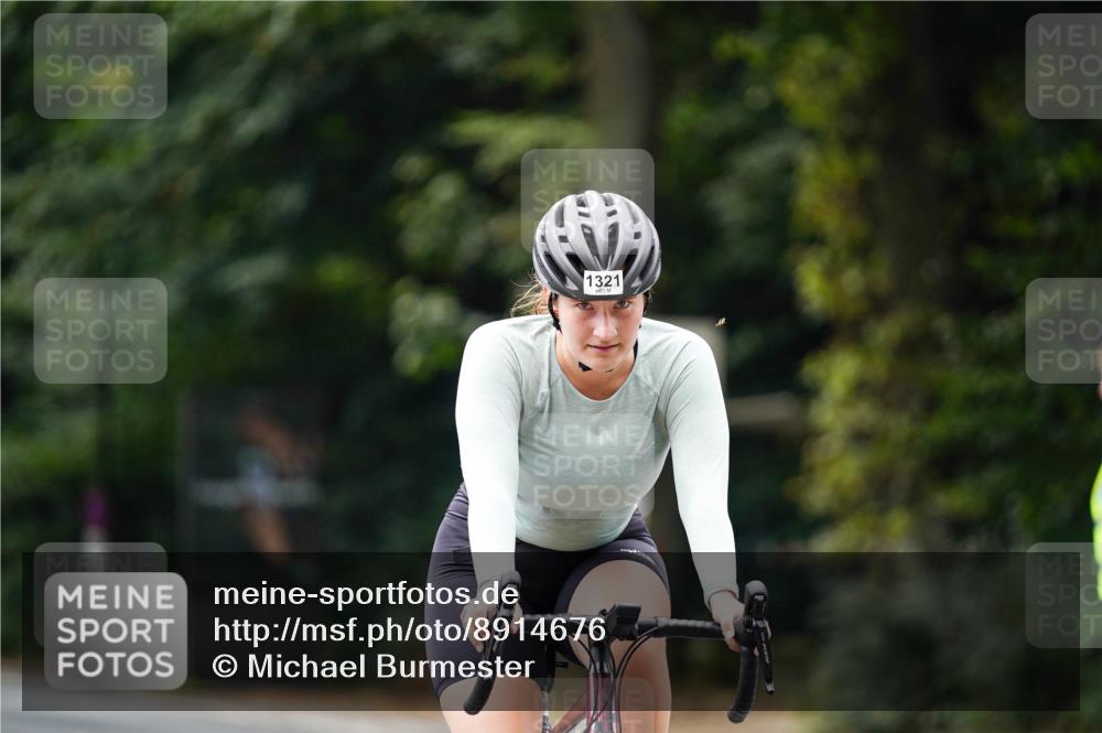 14.09.2025 - Stadtparktriathlon Michael Burmester http://msf.ph/oto/8914676 14.09.2025 12:39:42 Radfahren 1317, 1321, 1335, 1394, 1410, 1417 meine-sportfotos.de
