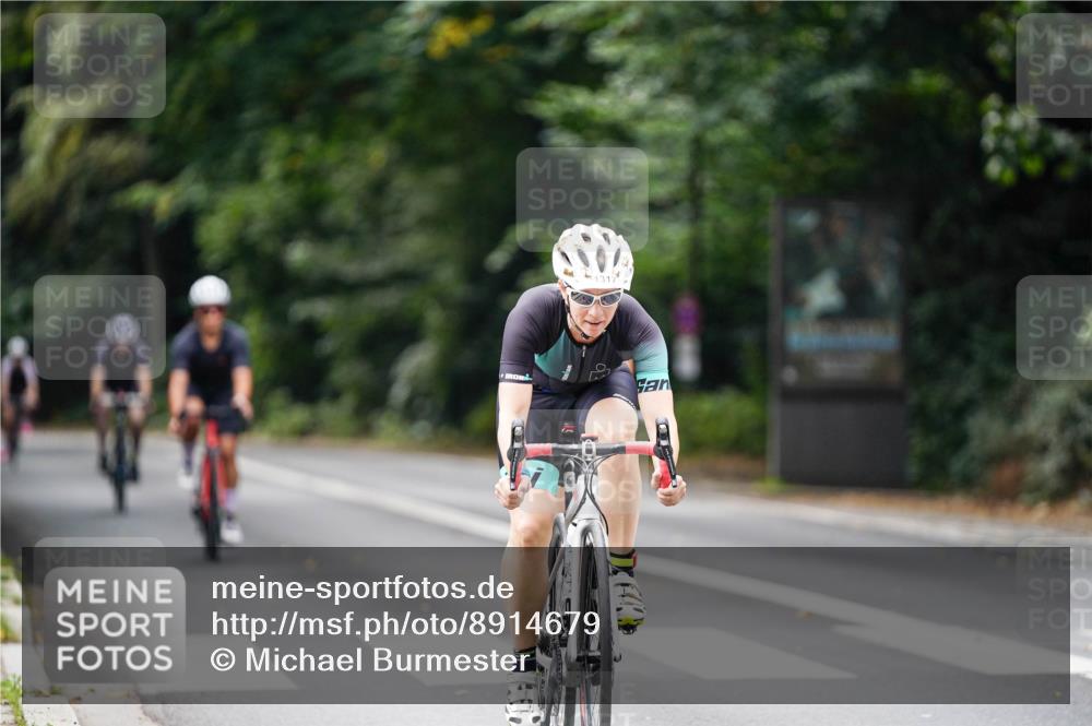 14.09.2025 - Stadtparktriathlon Michael Burmester http://msf.ph/oto/8914679 14.09.2025 12:39:44 Radfahren 1317, 1321, 1335, 1394, 1410, 1417 meine-sportfotos.de