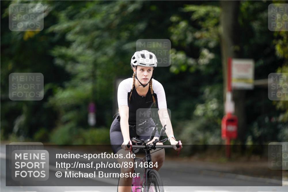 14.09.2025 - Stadtparktriathlon Michael Burmester http://msf.ph/oto/8914684 14.09.2025 12:39:53 Radfahren 1327, 1335, 1394 meine-sportfotos.de