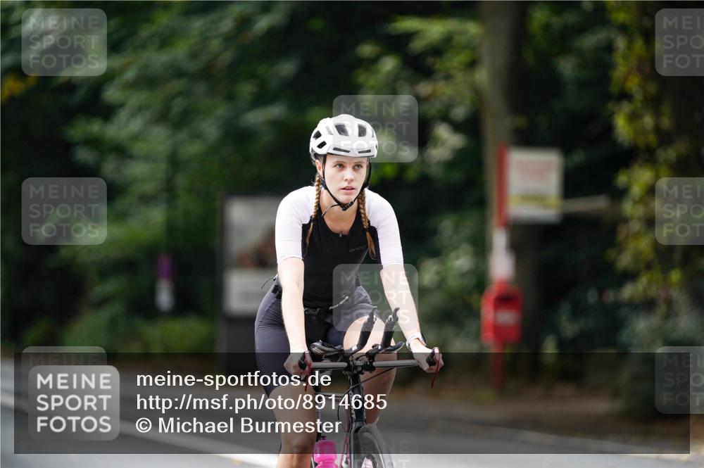 14.09.2025 - Stadtparktriathlon Michael Burmester http://msf.ph/oto/8914685 14.09.2025 12:39:54 Radfahren 1301, 1327, 1394 meine-sportfotos.de