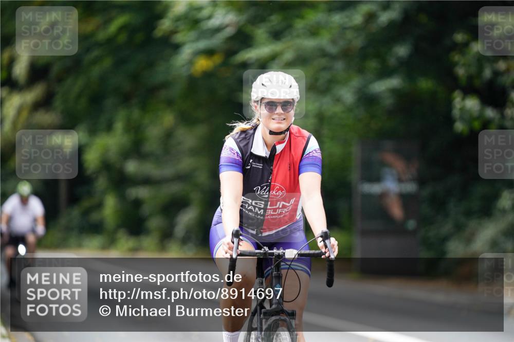 14.09.2025 - Stadtparktriathlon Michael Burmester http://msf.ph/oto/8914697 14.09.2025 12:40:09 Radfahren 1237, 1239, 1254, 1261, 1288, 1371 meine-sportfotos.de