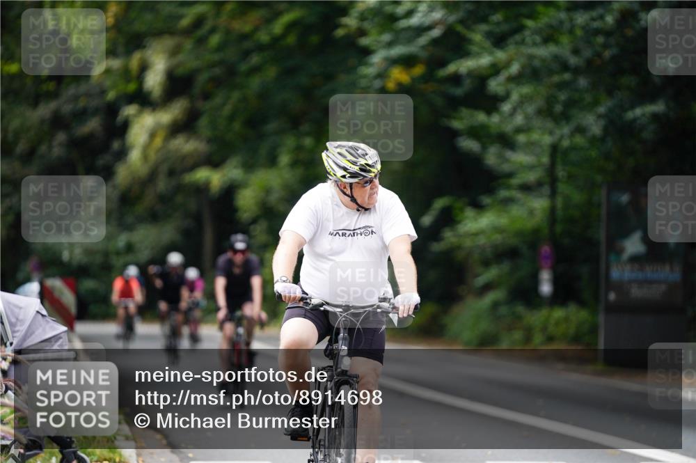 14.09.2025 - Stadtparktriathlon Michael Burmester http://msf.ph/oto/8914698 14.09.2025 12:40:15 Radfahren 1100, 1237, 1349, 1387 meine-sportfotos.de