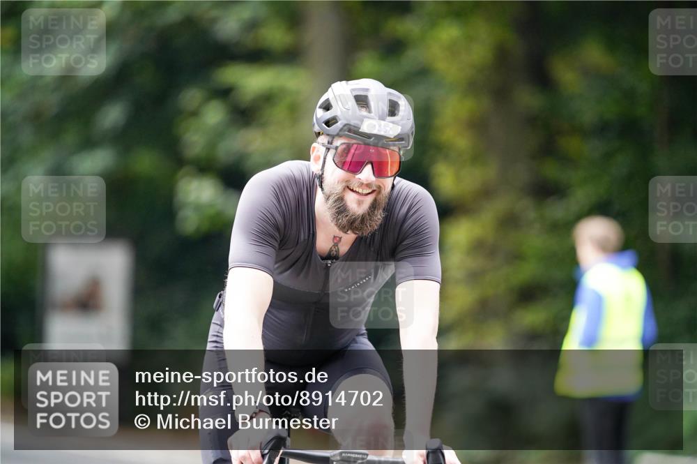 14.09.2025 - Stadtparktriathlon Michael Burmester http://msf.ph/oto/8914702 14.09.2025 12:40:19 Radfahren 1100, 1274, 1295, 1312, 1349, 1387 meine-sportfotos.de