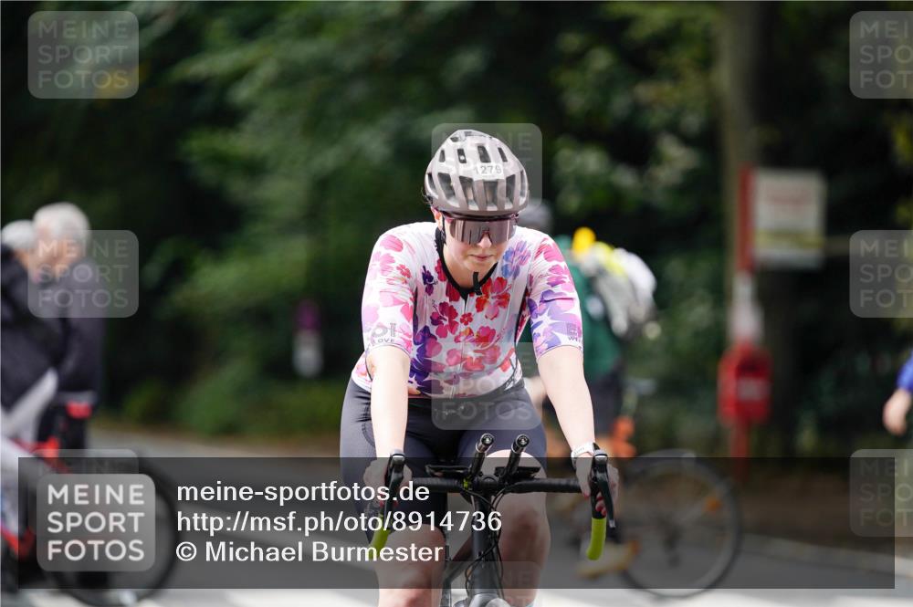 14.09.2025 - Stadtparktriathlon Michael Burmester http://msf.ph/oto/8914736 14.09.2025 12:40:47 Radfahren 1245, 1249, 1268, 1277, 1279, 1306 meine-sportfotos.de