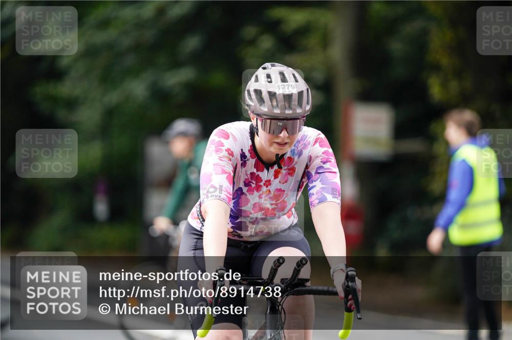 14.09.2025 - Stadtparktriathlon Michael Burmester http://msf.ph/oto/8914738 14.09.2025 12:40:47 Radfahren 1245, 1249, 1268, 1277, 1279, 1306 meine-sportfotos.de