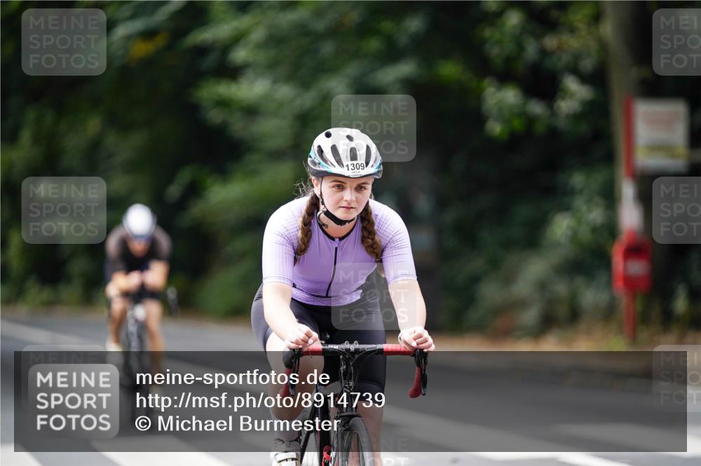 14.09.2025 - Stadtparktriathlon Michael Burmester http://msf.ph/oto/8914739 14.09.2025 12:40:55 Radfahren 1272, 1309, 1382 meine-sportfotos.de