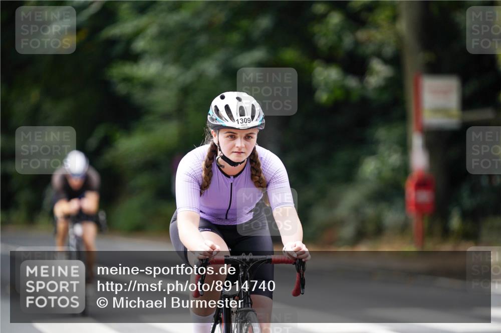 14.09.2025 - Stadtparktriathlon Michael Burmester http://msf.ph/oto/8914740 14.09.2025 12:40:55 Radfahren 1272, 1309, 1382 meine-sportfotos.de