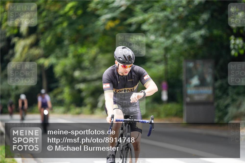 14.09.2025 - Stadtparktriathlon Michael Burmester http://msf.ph/oto/8914748 14.09.2025 12:41:08 Radfahren 1222, 1232, 1384, 1419 meine-sportfotos.de