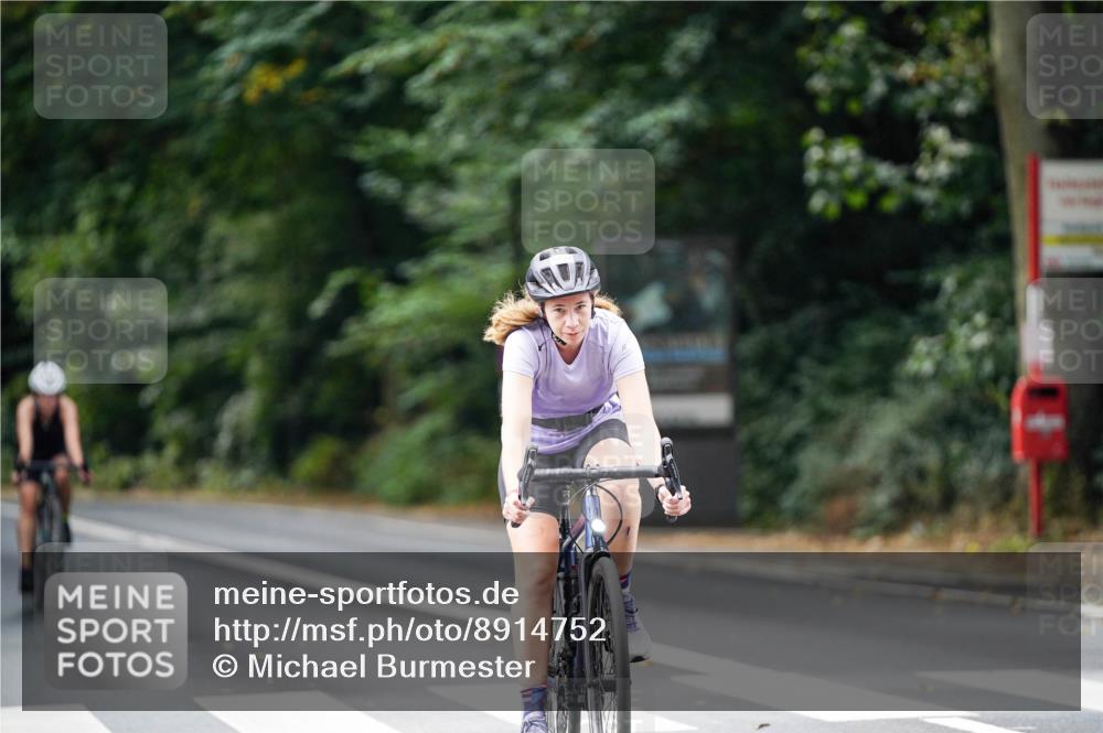 14.09.2025 - Stadtparktriathlon Michael Burmester http://msf.ph/oto/8914752 14.09.2025 12:41:13 Radfahren 1232, 1255, 1328, 1384 meine-sportfotos.de