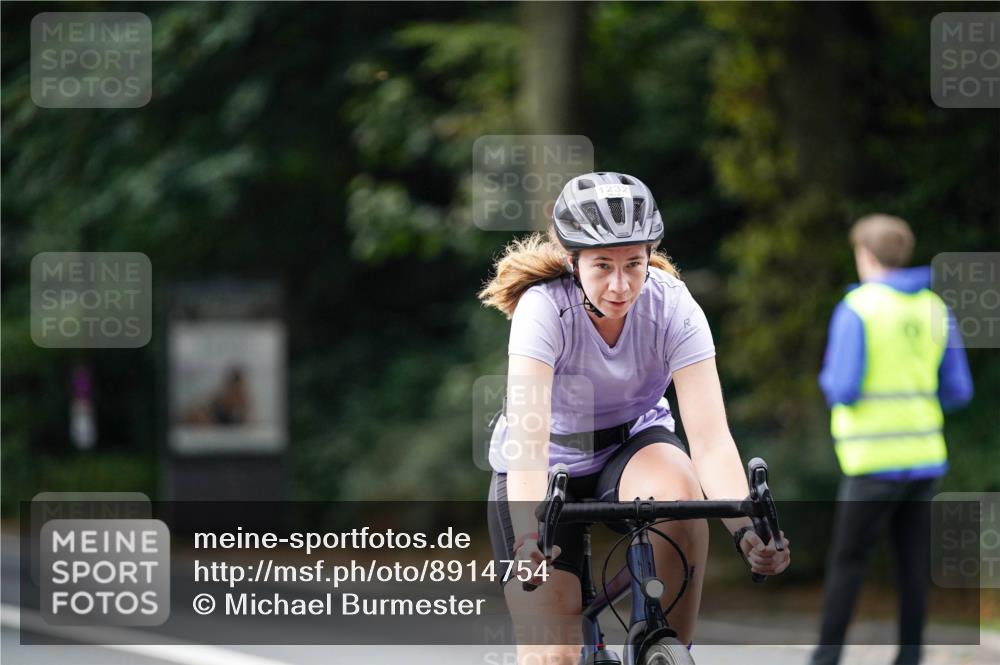 14.09.2025 - Stadtparktriathlon Michael Burmester http://msf.ph/oto/8914754 14.09.2025 12:41:13 Radfahren 1232, 1255, 1328, 1384 meine-sportfotos.de