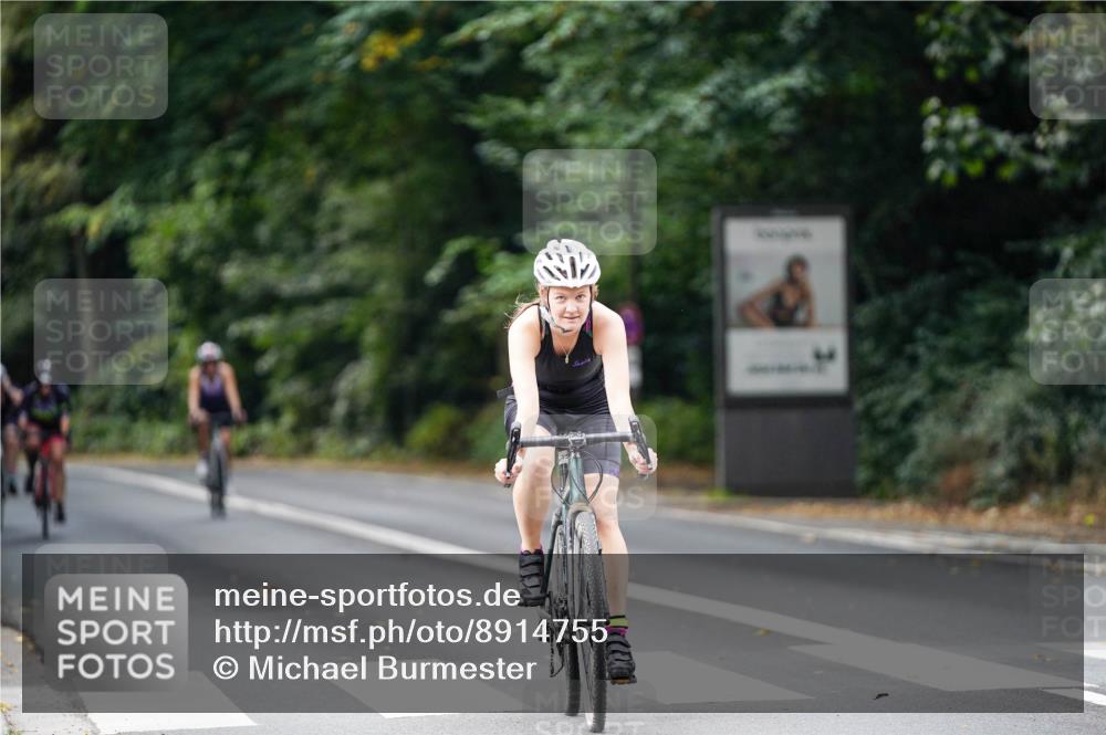 14.09.2025 - Stadtparktriathlon Michael Burmester http://msf.ph/oto/8914755 14.09.2025 12:41:15 Radfahren 1232, 1255, 1328, 1329, 1332, 1336 meine-sportfotos.de