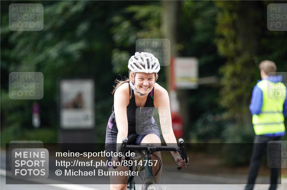 14.09.2025 - Stadtparktriathlon Michael Burmester http://msf.ph/oto/8914757 14.09.2025 12:41:16 Radfahren 1229, 1232, 1255, 1328, 1329, 1332, 1336 meine-sportfotos.de