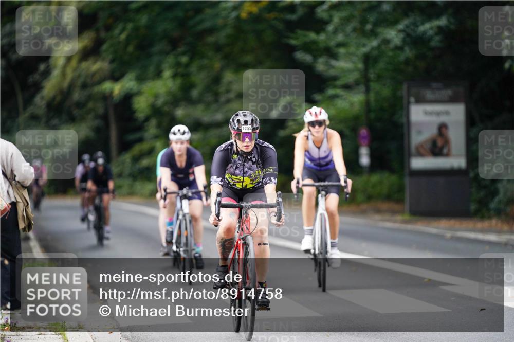 14.09.2025 - Stadtparktriathlon Michael Burmester http://msf.ph/oto/8914758 14.09.2025 12:41:20 Radfahren 1229, 1232, 1255, 1328, 1329, 1332, 1336, 1403 meine-sportfotos.de
