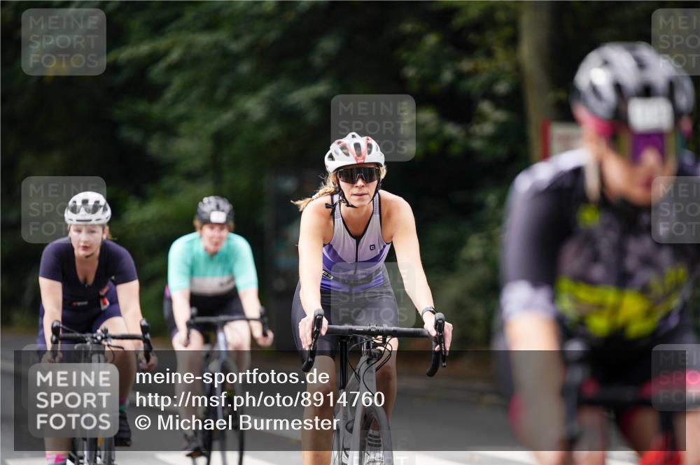14.09.2025 - Stadtparktriathlon Michael Burmester http://msf.ph/oto/8914760 14.09.2025 12:41:21 Radfahren 1229, 1255, 1328, 1329, 1332, 1336, 1403 meine-sportfotos.de