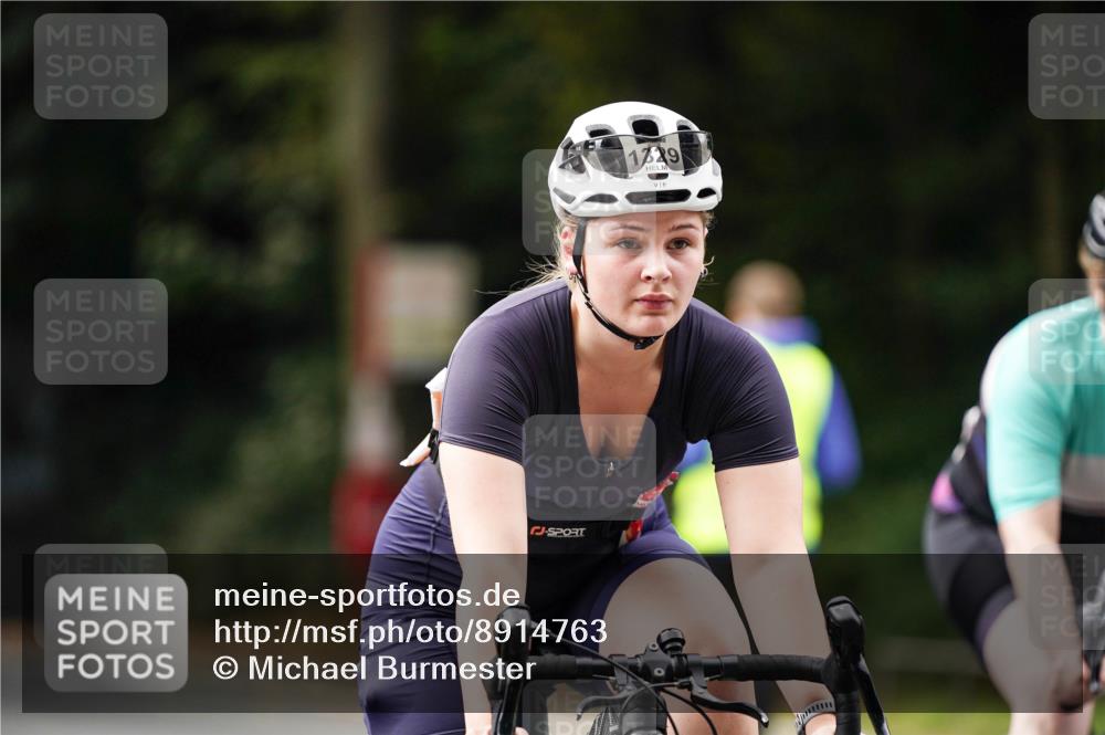 14.09.2025 - Stadtparktriathlon Michael Burmester http://msf.ph/oto/8914763 14.09.2025 12:41:23 Radfahren 1228, 1229, 1255, 1328, 1329, 1332, 1336, 1403 meine-sportfotos.de
