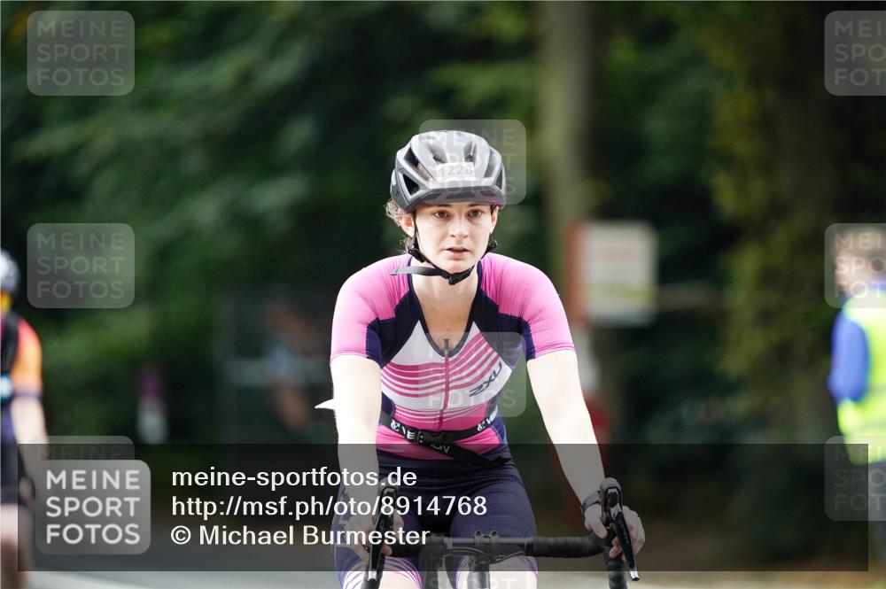 14.09.2025 - Stadtparktriathlon Michael Burmester http://msf.ph/oto/8914768 14.09.2025 12:41:31 Radfahren 1228, 1304, 1334, 1343, 1403 meine-sportfotos.de
