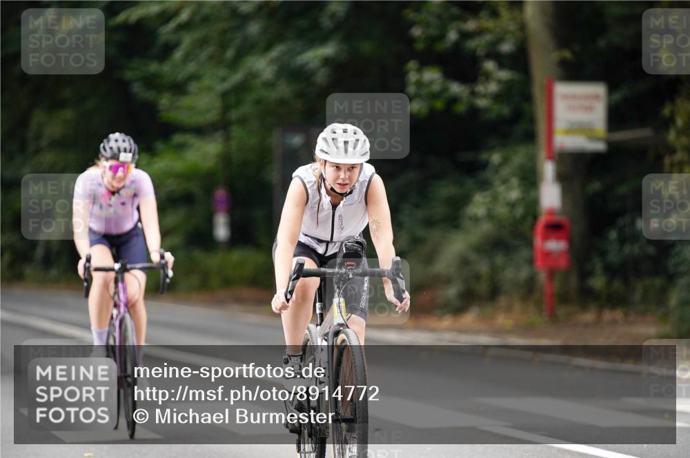 14.09.2025 - Stadtparktriathlon Michael Burmester http://msf.ph/oto/8914772 14.09.2025 12:41:36 Radfahren 1228, 1287, 1304, 1334, 1343, 1353 meine-sportfotos.de