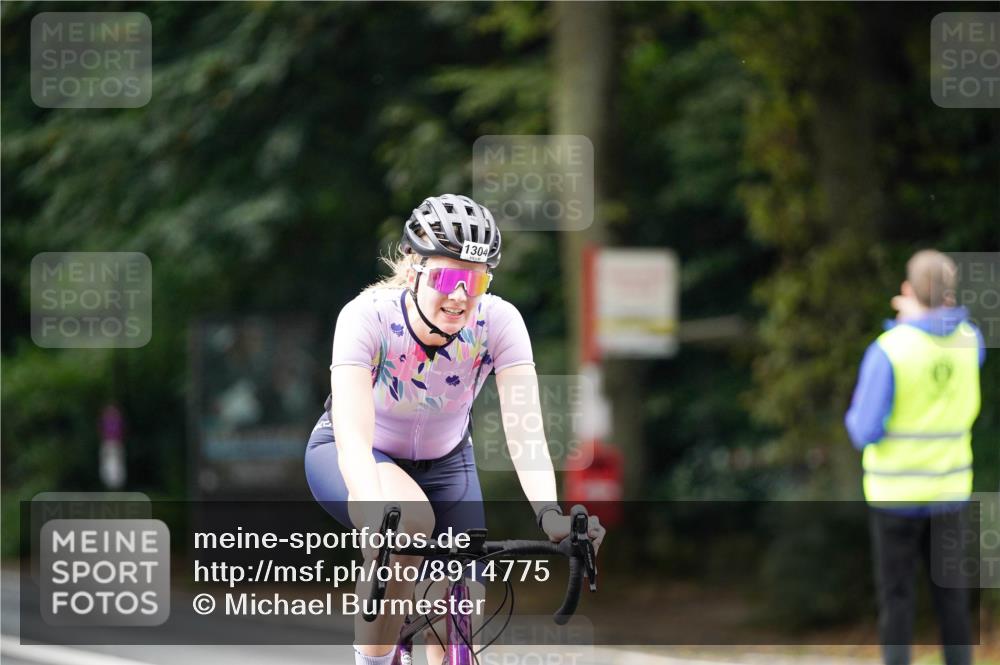 14.09.2025 - Stadtparktriathlon Michael Burmester http://msf.ph/oto/8914775 14.09.2025 12:41:37 Radfahren 1228, 1287, 1304, 1334, 1343, 1353 meine-sportfotos.de