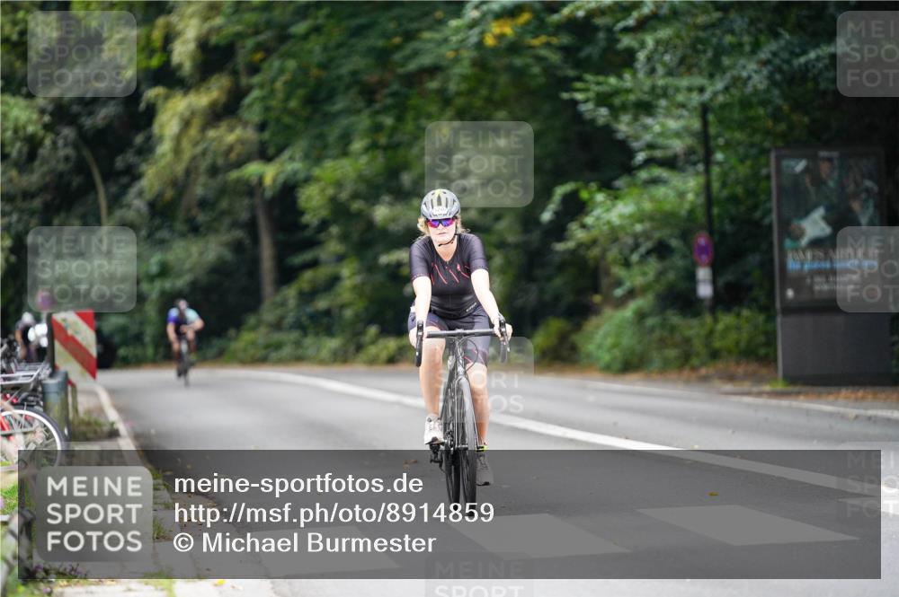14.09.2025 - Stadtparktriathlon Michael Burmester http://msf.ph/oto/8914859 14.09.2025 12:43:58 Radfahren 1246, 1299, 1303, 1386 meine-sportfotos.de