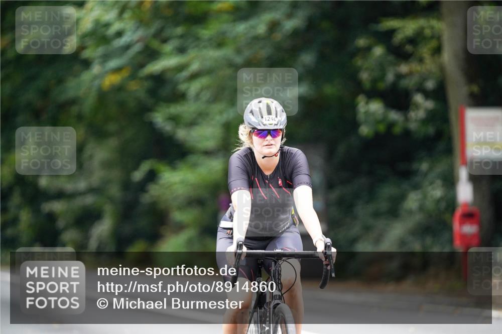 14.09.2025 - Stadtparktriathlon Michael Burmester http://msf.ph/oto/8914860 14.09.2025 12:43:59 Radfahren 1246, 1299, 1303, 1386 meine-sportfotos.de