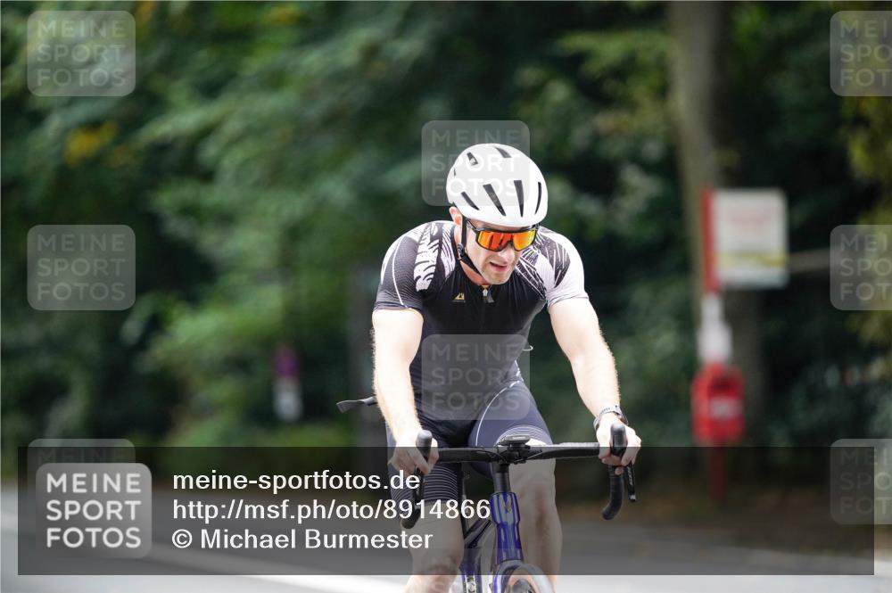 14.09.2025 - Stadtparktriathlon Michael Burmester http://msf.ph/oto/8914866 14.09.2025 12:44:10 Radfahren 1386, 1388 meine-sportfotos.de