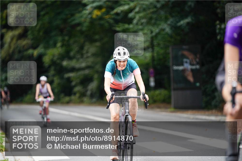 14.09.2025 - Stadtparktriathlon Michael Burmester http://msf.ph/oto/8914870 14.09.2025 12:44:19 Radfahren 1257, 1300, 1339 meine-sportfotos.de