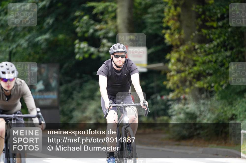 14.09.2025 - Stadtparktriathlon Michael Burmester http://msf.ph/oto/8914887 14.09.2025 12:44:38 Radfahren 1264, 1286, 1307, 1324, 1350, 1381 meine-sportfotos.de