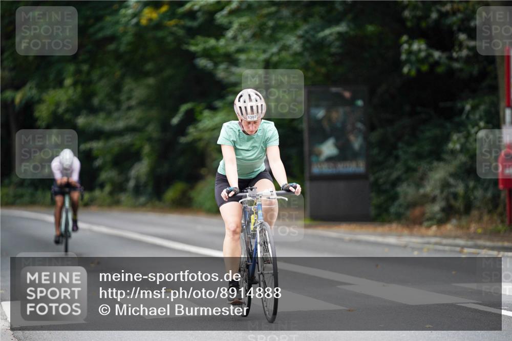 14.09.2025 - Stadtparktriathlon Michael Burmester http://msf.ph/oto/8914888 14.09.2025 12:44:42 Radfahren 1307, 1324, 1350, 1381 meine-sportfotos.de
