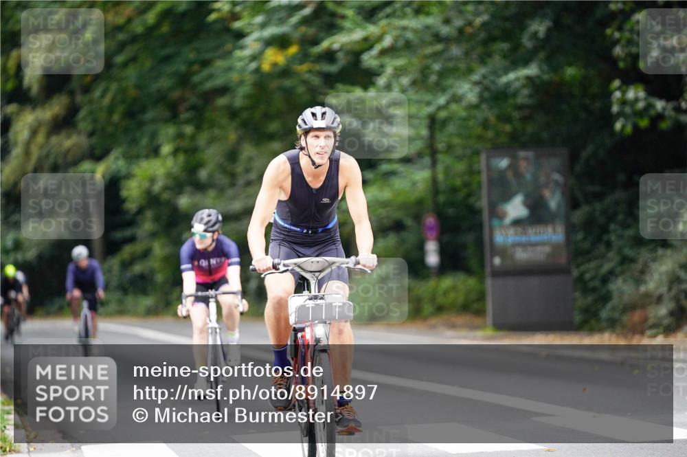 14.09.2025 - Stadtparktriathlon Michael Burmester http://msf.ph/oto/8914897 14.09.2025 12:44:54 Radfahren 1311, 1315, 1351, 1404 meine-sportfotos.de